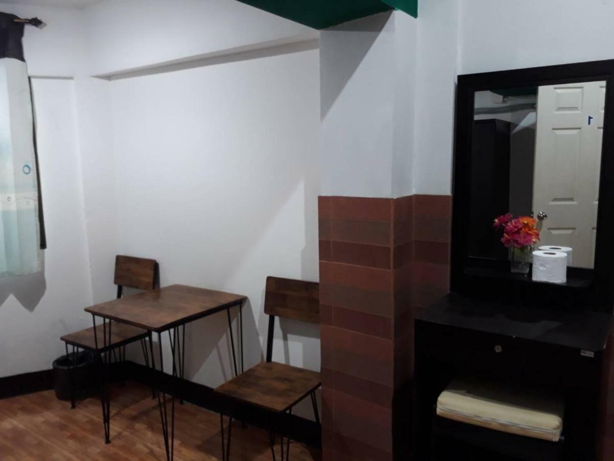 Changphuakgate Guesthouse เชียงใหม่ ภายนอก รูปภาพ