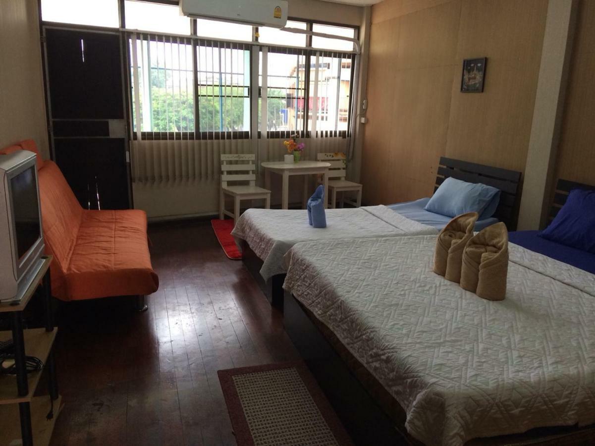 Changphuakgate Guesthouse เชียงใหม่ ภายนอก รูปภาพ