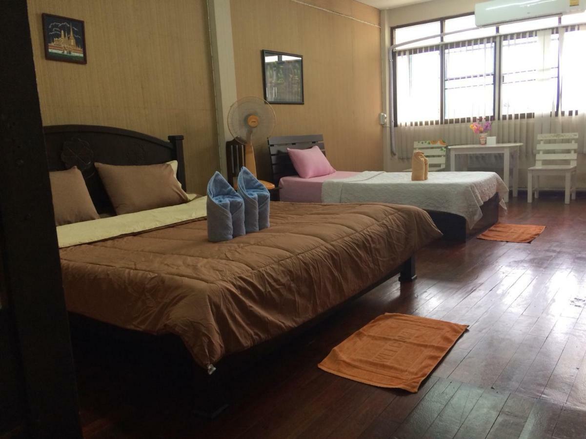 Changphuakgate Guesthouse เชียงใหม่ ภายนอก รูปภาพ